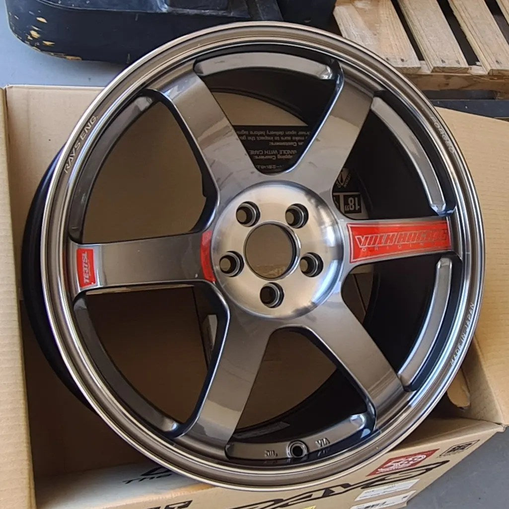 RAYS TE37 SAGA SL PRESSED GRAPHITE 18x9.5 +40 5-100