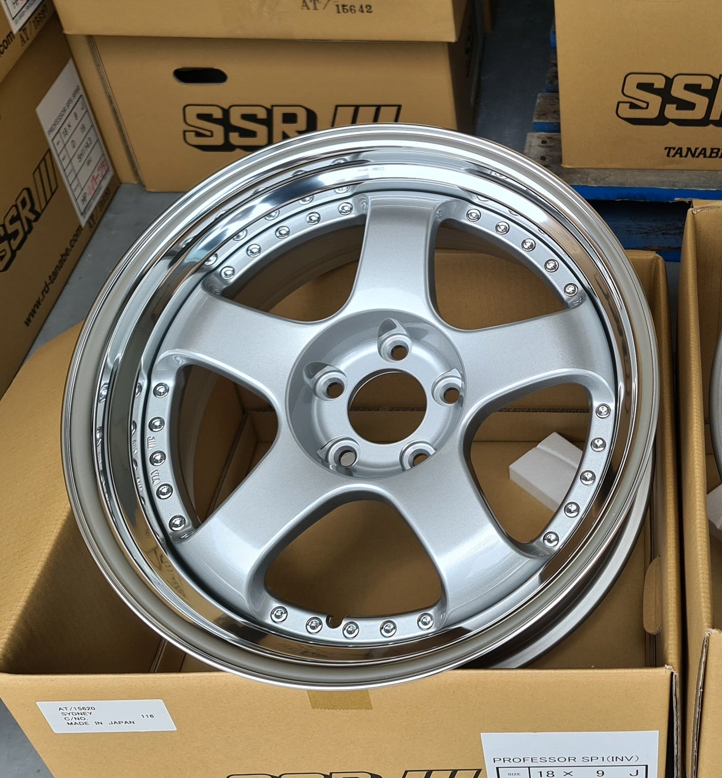 SSR SP1 SILVER 18x9 +19 HP 5-114.3