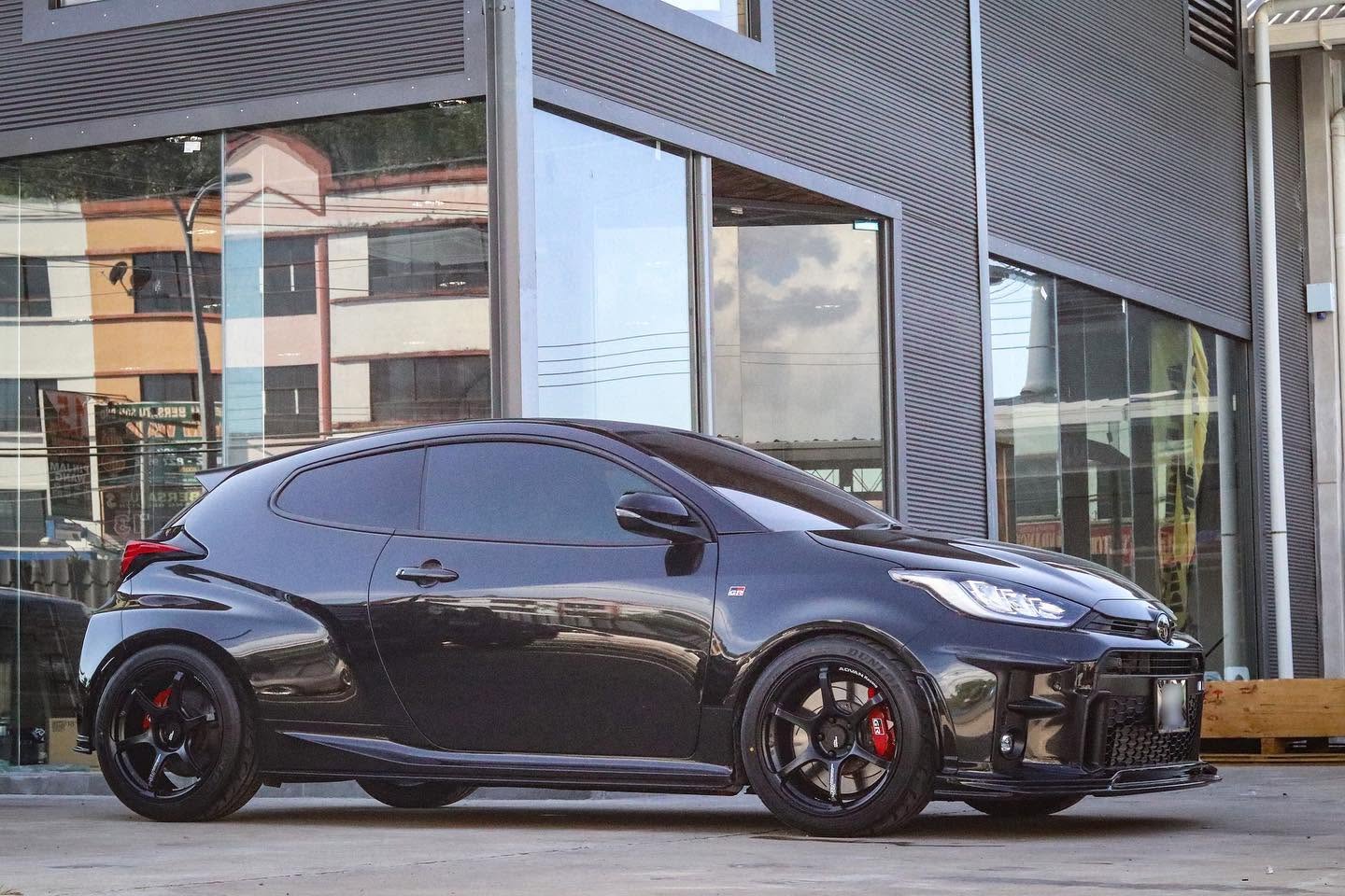 ADVAN RACING RG-4 SEMI GLOSS BLACK 18x9.5 +45 5-114.3