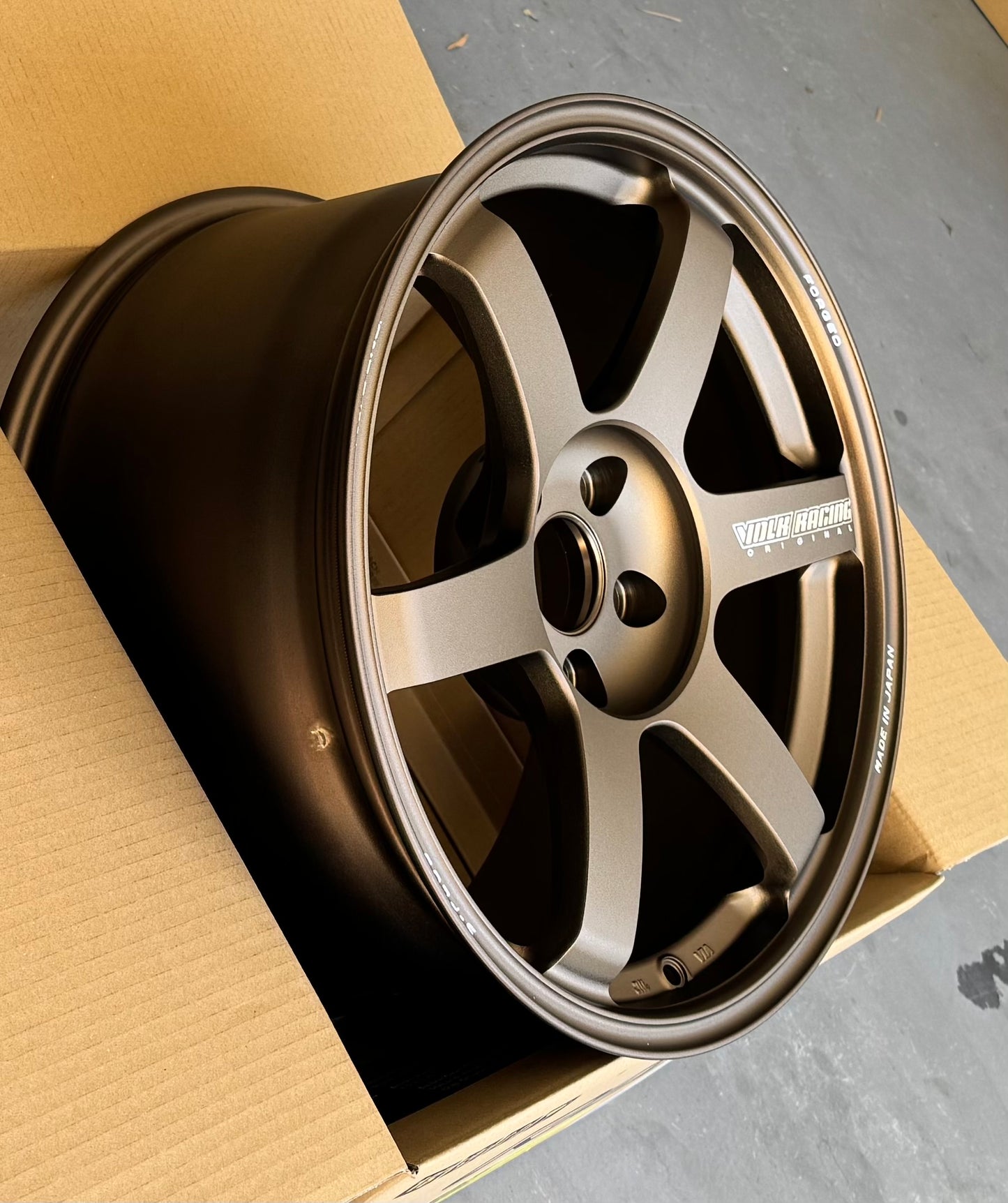 RAYS TE37 SAGA S-PLUS BRONZE 18x9.5 +38 5-114.3