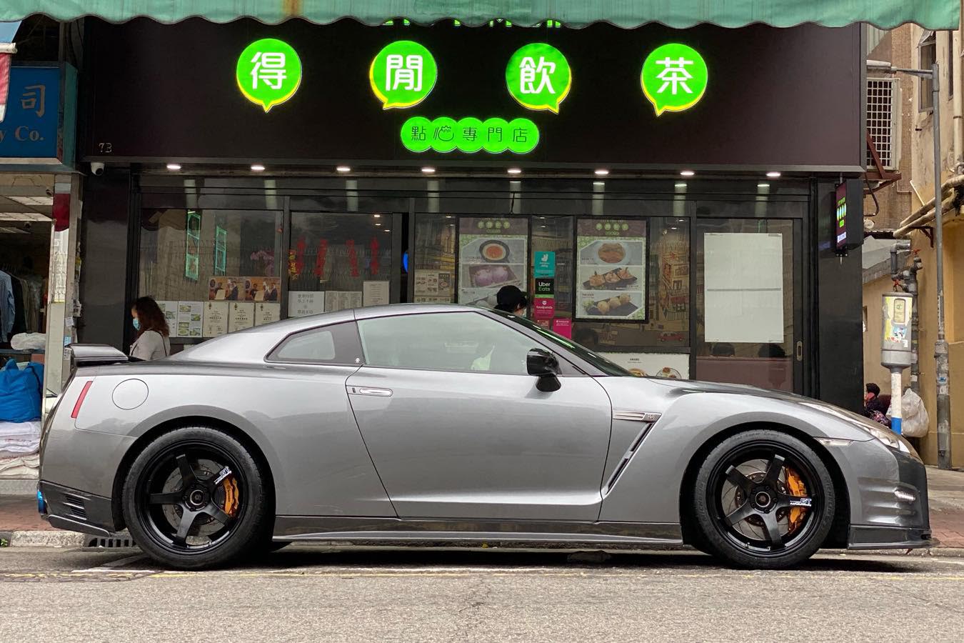 ADVAN RACING GT PREMIUM 20x10 +35 | 20x12 +20 5-114.3 - RACING GLOSS BLACK (R35 GTR)