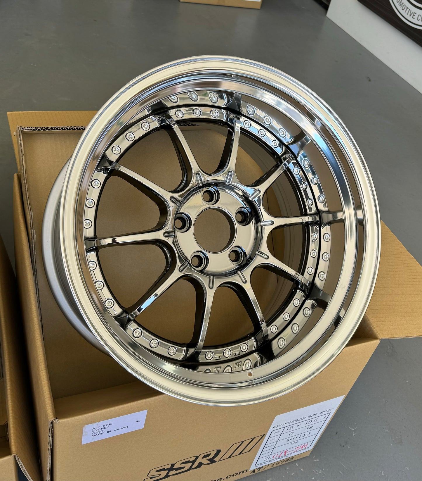 SSR SP5 SBC 18x9.5 +12 | 18x10.5 +18 5-114.3
