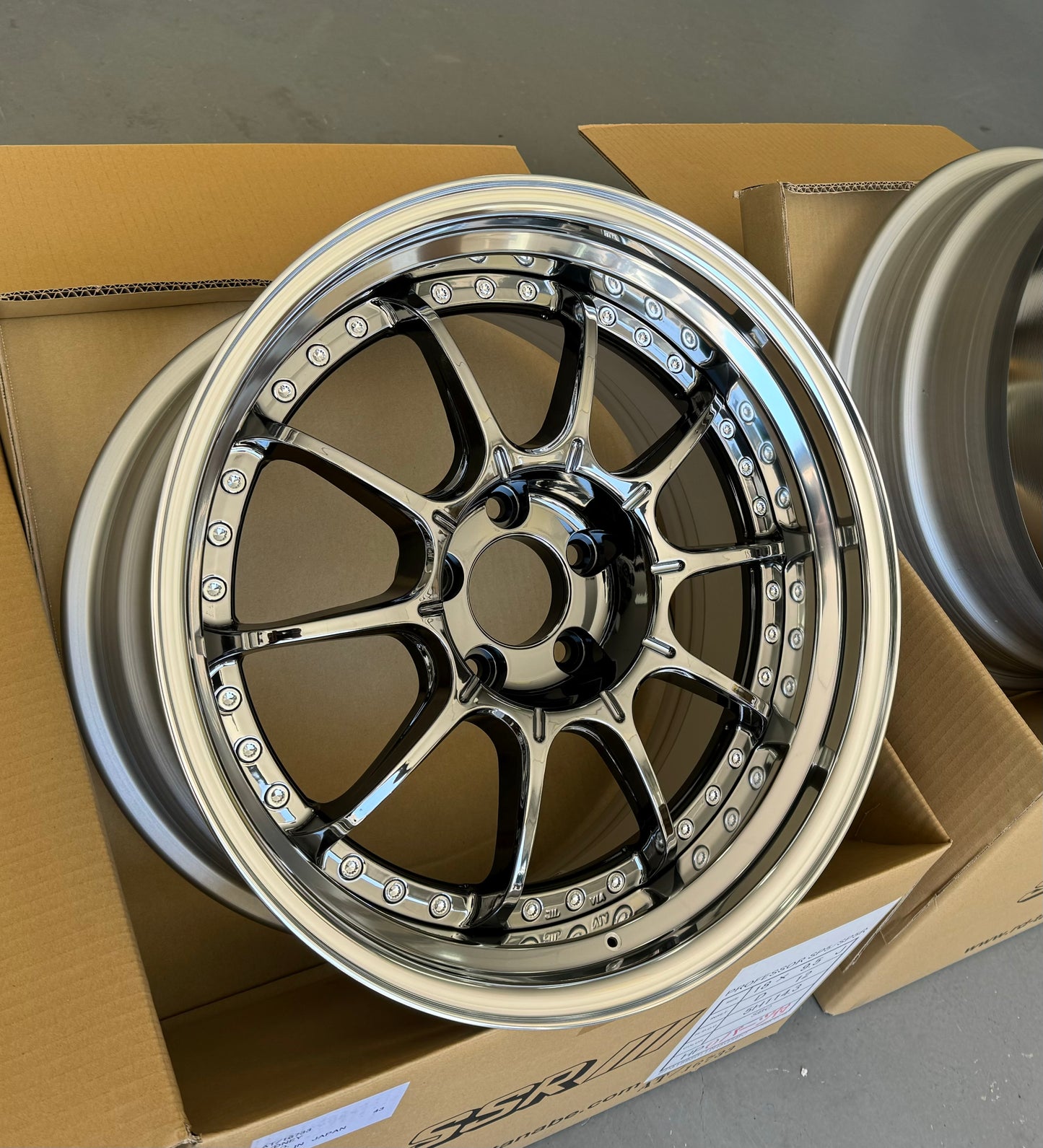 SSR SP5 SBC 18x9.5 +12 | 18x10.5 +18 5-114.3