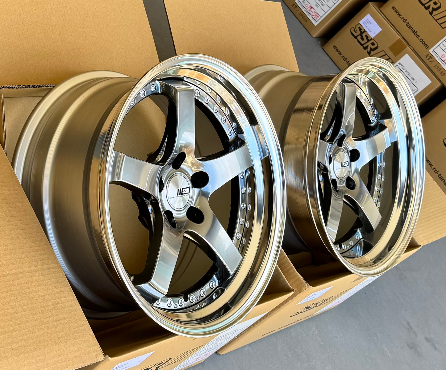 SSR SP4 TITAN SILVER 18x9 +16 MD | 18x10 +24 SL 5-114.3 STAGGERED