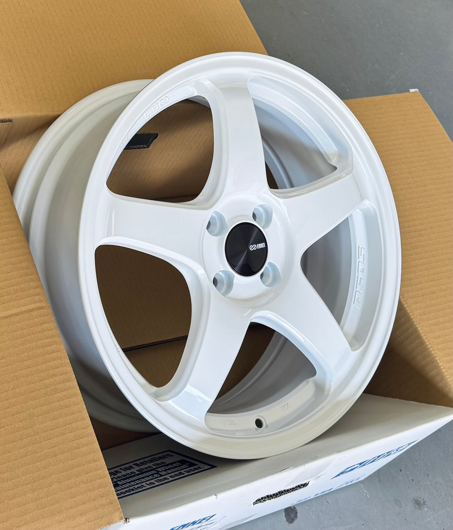 ENKEI PF05 WHITE 17x7 +45 4-100