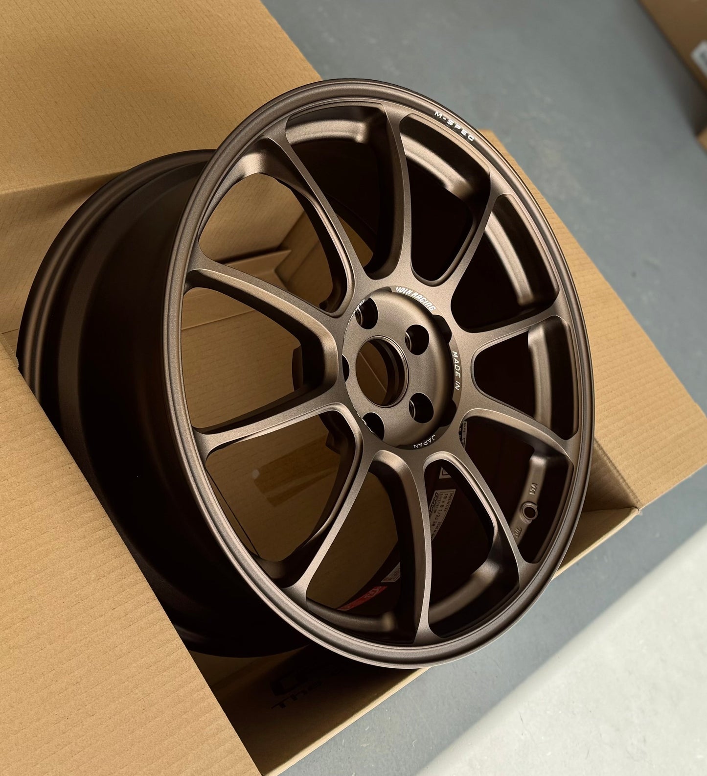 RAYS ZE40 M-SPEC BRONZE 19x8.5 +44 5-112