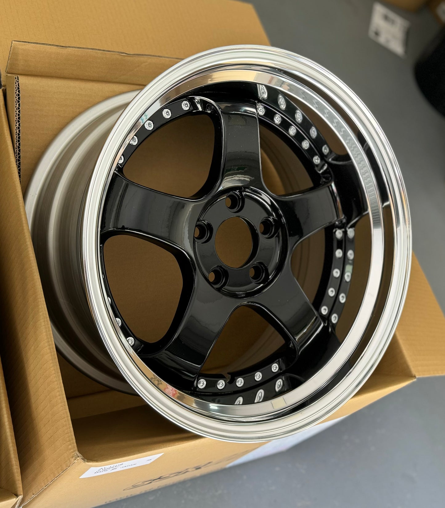 SSR SP1 GLOSS BLACK 18x9 +19 HP | 18x10 +24 SL 5-114.3 STAGGERED