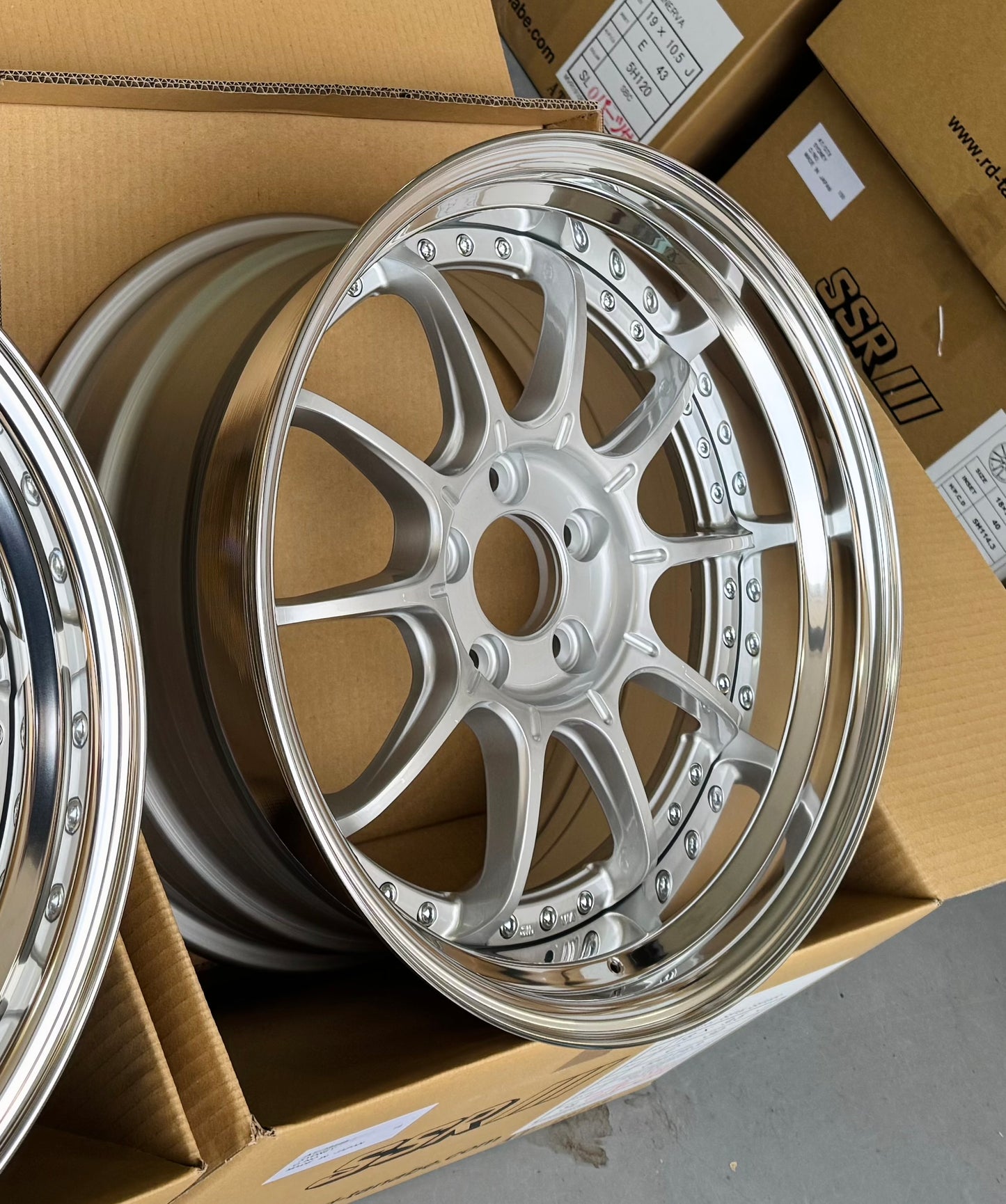 SSR SP5 HI BRIGHT SILVER 18x8.5 +35 | 18x9.5 +30 5-114.3