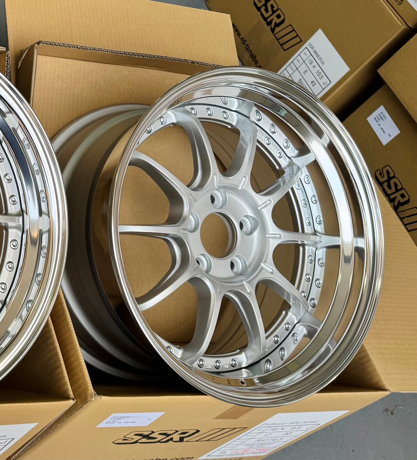SSR SP5 HI BRIGHT SILVER 18x8.5 +35 | 18x9.5 +30 5-114.3
