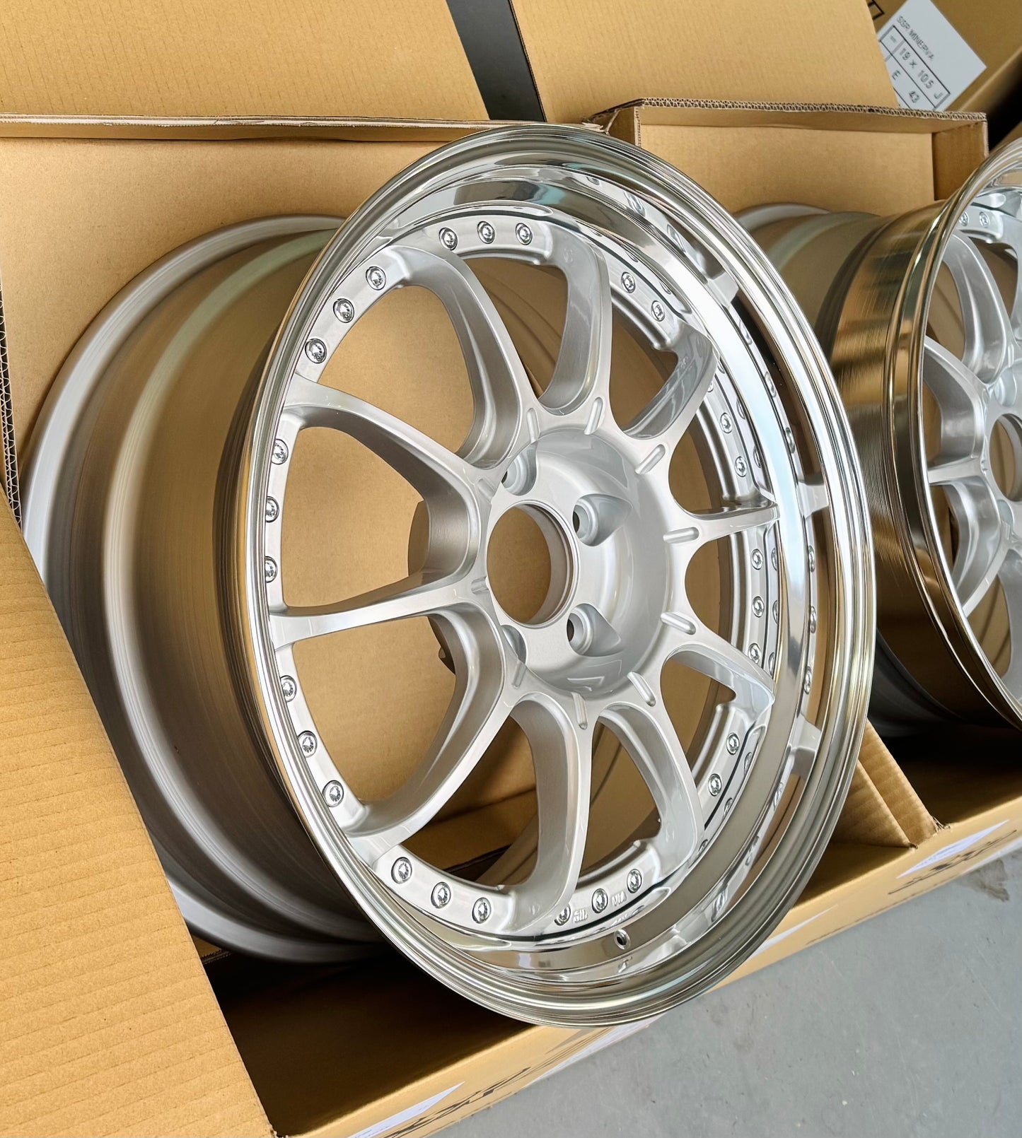 SSR SP5 HI BRIGHT SILVER 18x8.5 +35 | 18x9.5 +30 5-114.3