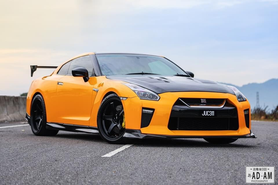 ADVAN RACING GT PREMIUM 20x10 +35 | 20x12 +20 5-114.3 - RACING GLOSS BLACK (R35 GTR)