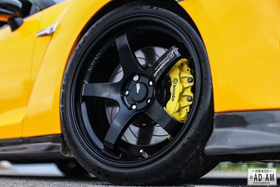 ADVAN RACING GT PREMIUM 20x10 +35 | 20x12 +20 5-114.3 - RACING GLOSS BLACK (R35 GTR)