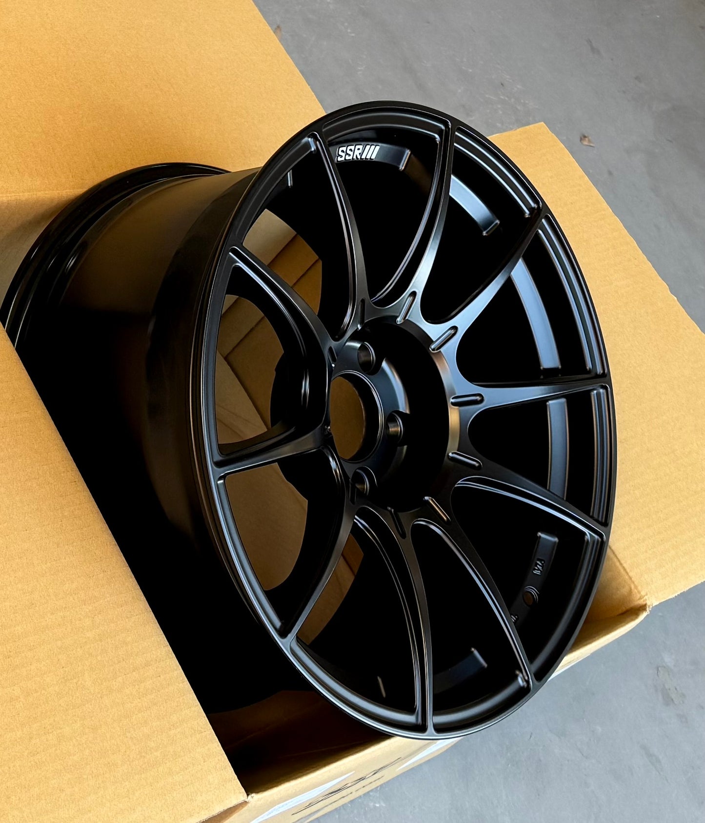 SSR GTX01 FLAT BLACK 18x8.5 +38 | 18x9.5 +22 5-114.3 STAGGERED SET
