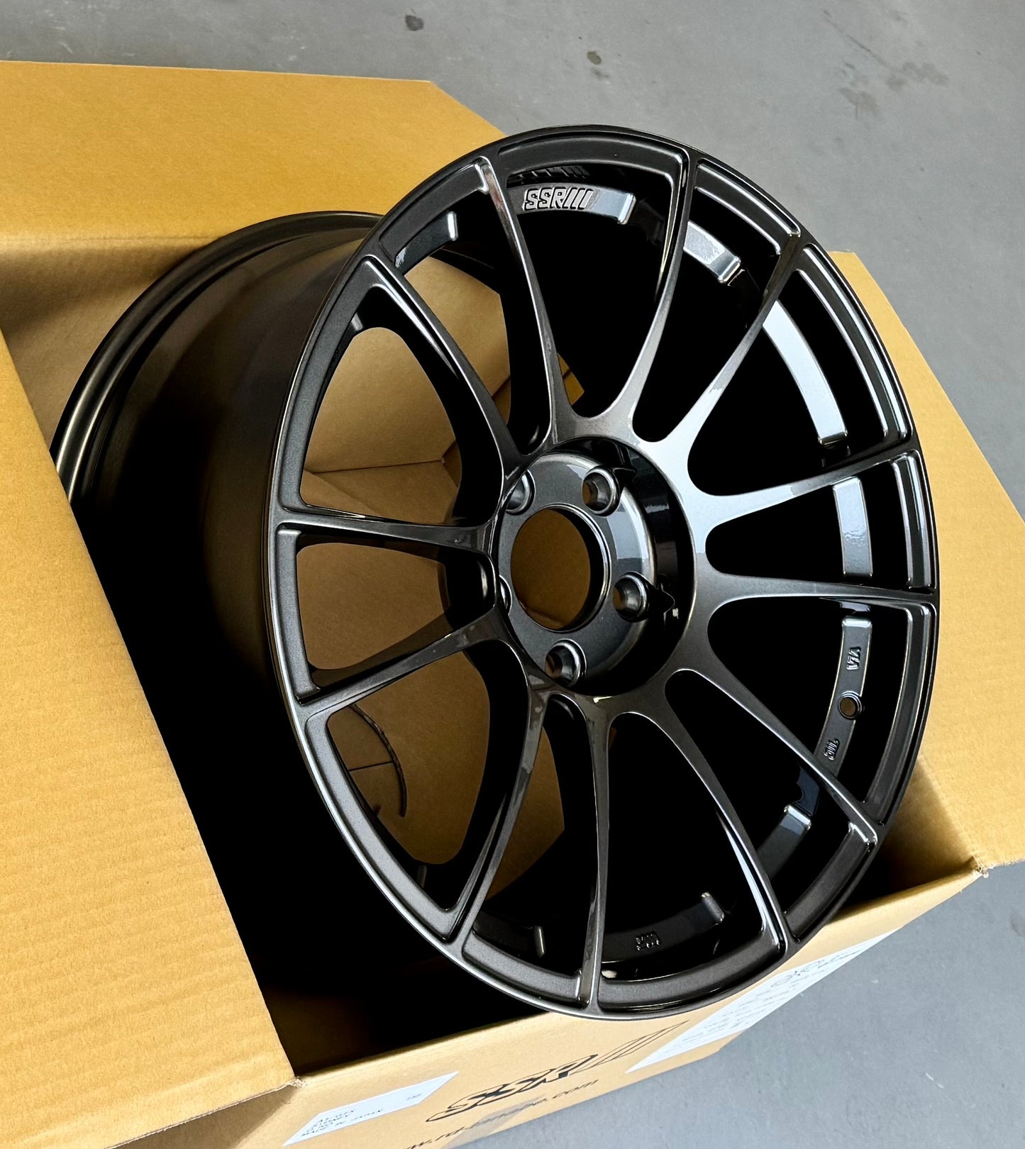 SSR GTX04 DARK GUNMETAL 17x9 +38 5-100