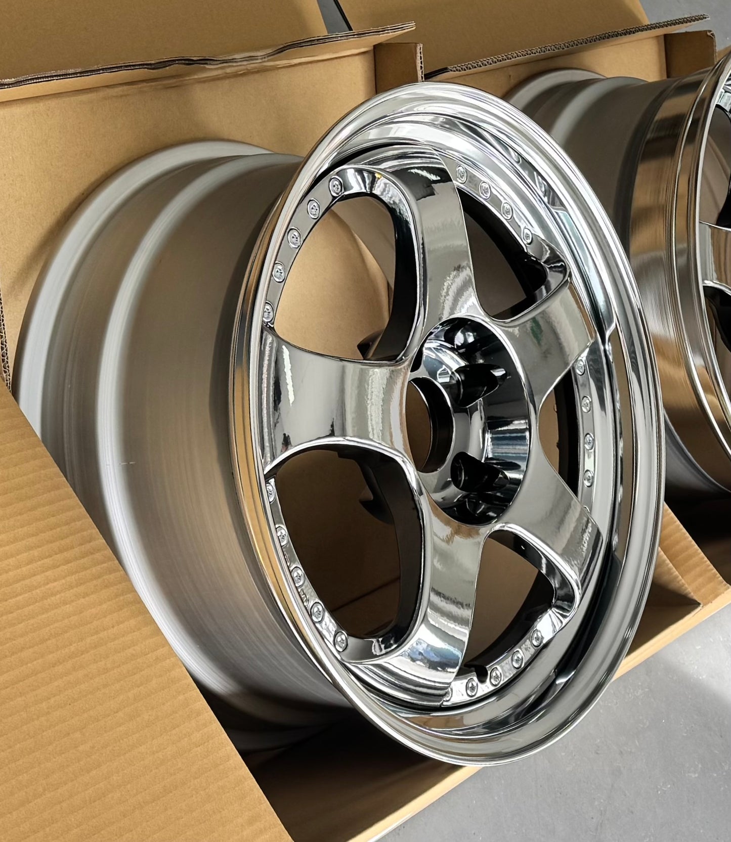 SSR SP1 SBC 18x8.5 +37 HP | 18x9.5 +43 SL 5-114.3 STAGGERED