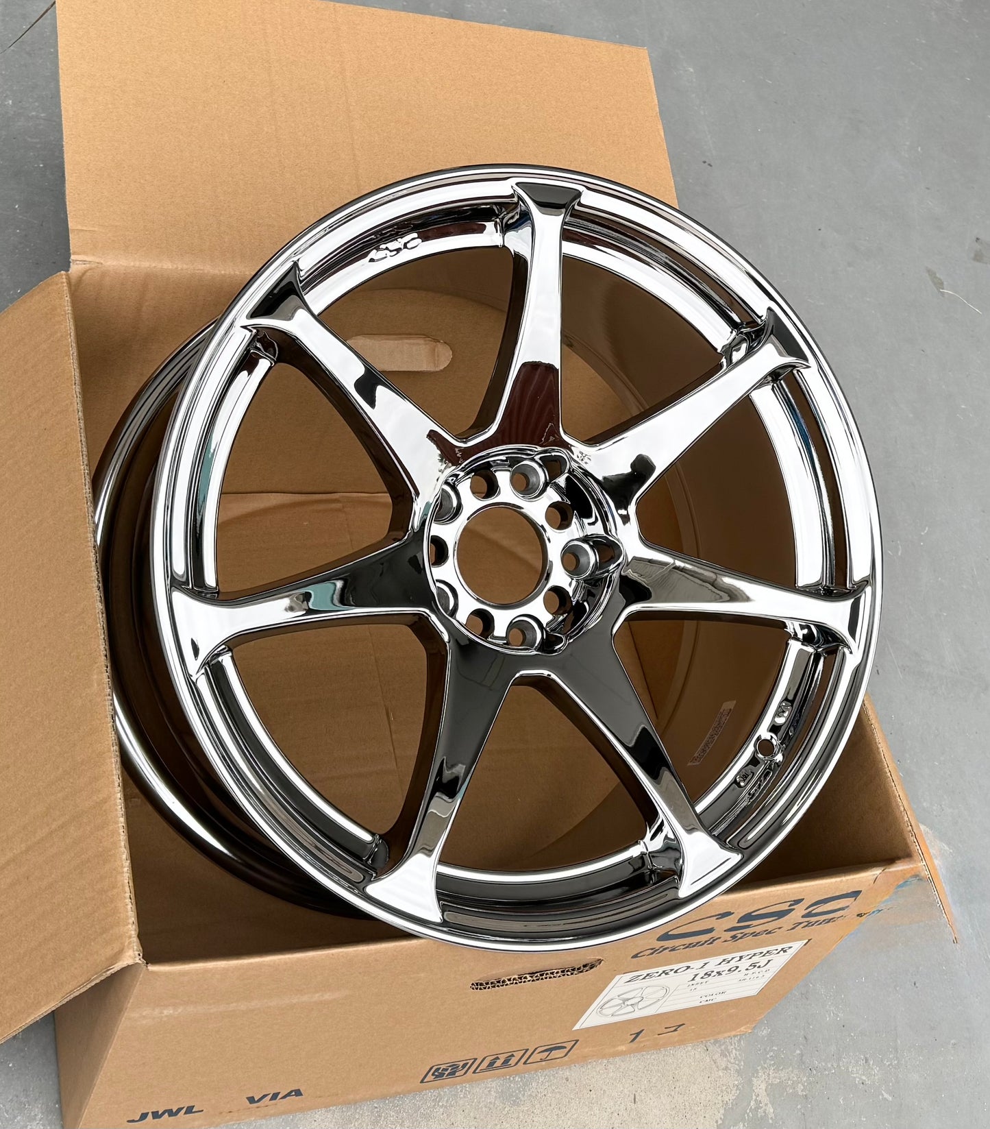CST ZERO 1 HYPER 18x9.5 +15 5-114.3 CMC (CHROME)