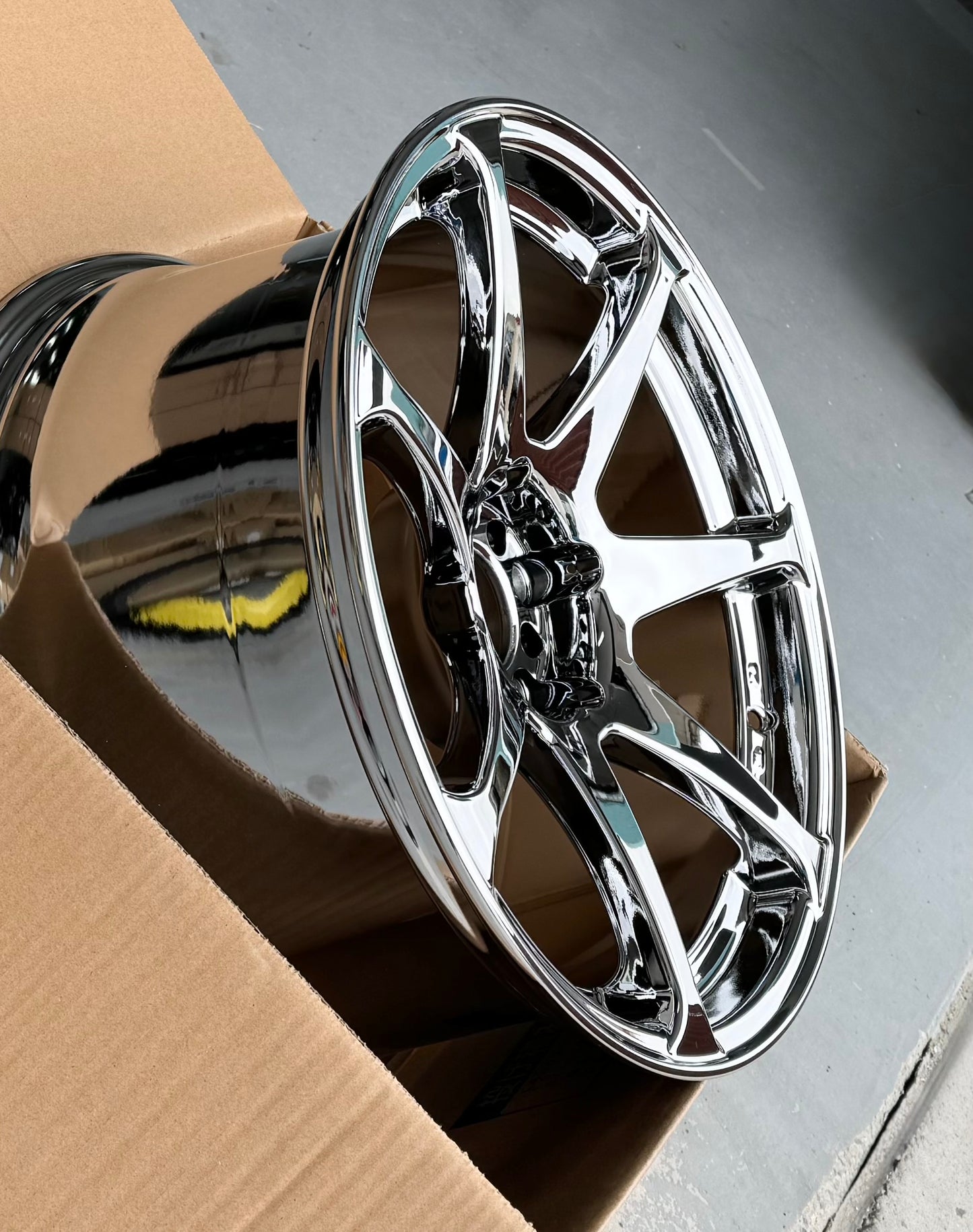 CST ZERO 1 HYPER 18x9.5 +15 5-114.3 CMC (CHROME)