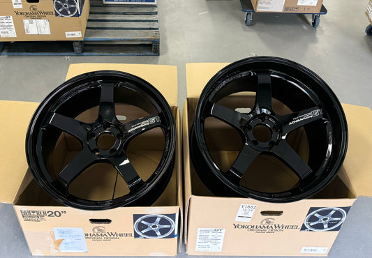 ADVAN RACING GT PREMIUM 20x10 +35 | 20x12 +20 5-114.3 - RACING GLOSS BLACK (R35 GTR)