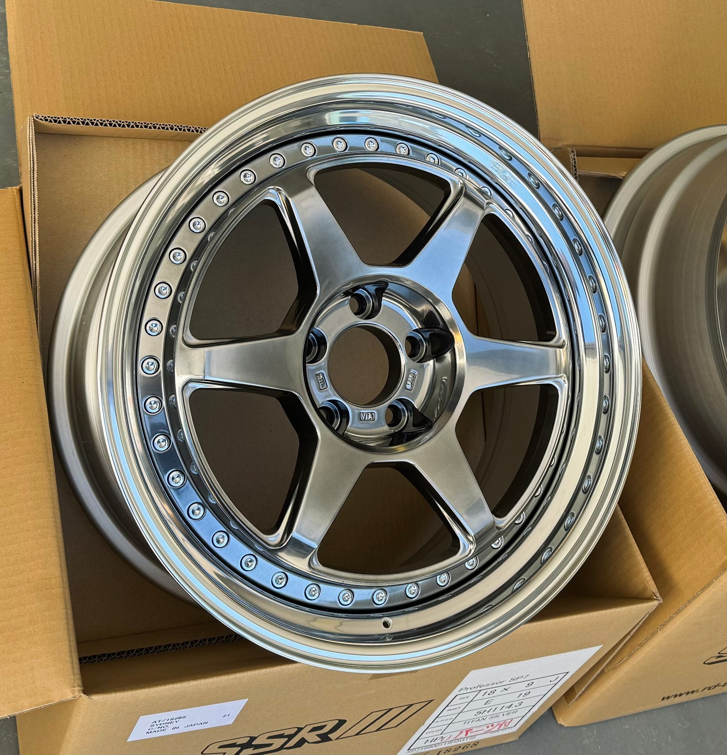 SSR SP7 TITAN SILVER 18x9 +19 HP | 18x10 +24 SL 5-114.3 STAGGERED