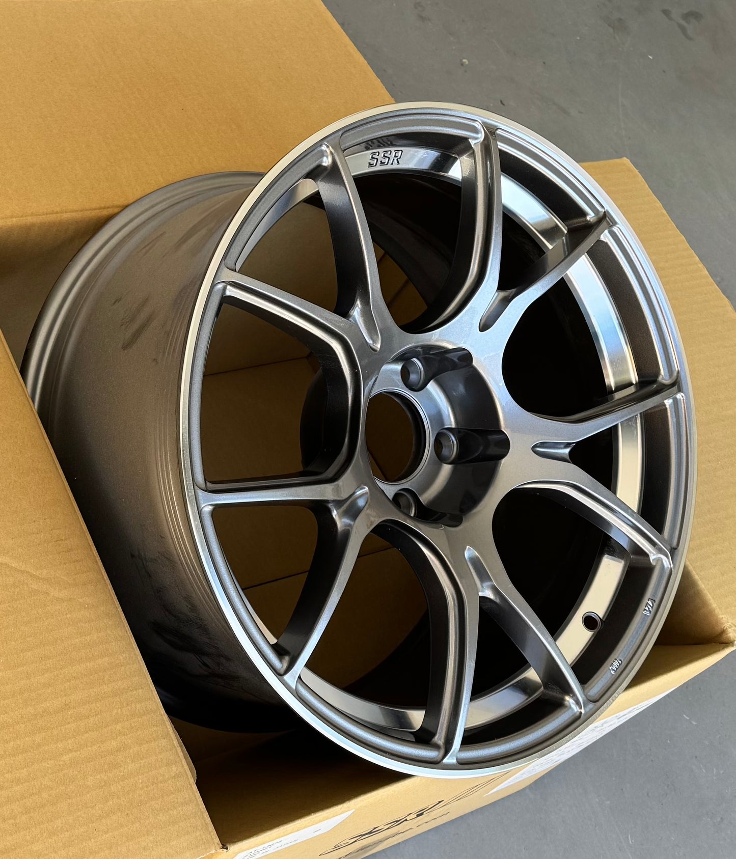 SSR GTX02 DARK SILVER 18x8.5 +45 5-100