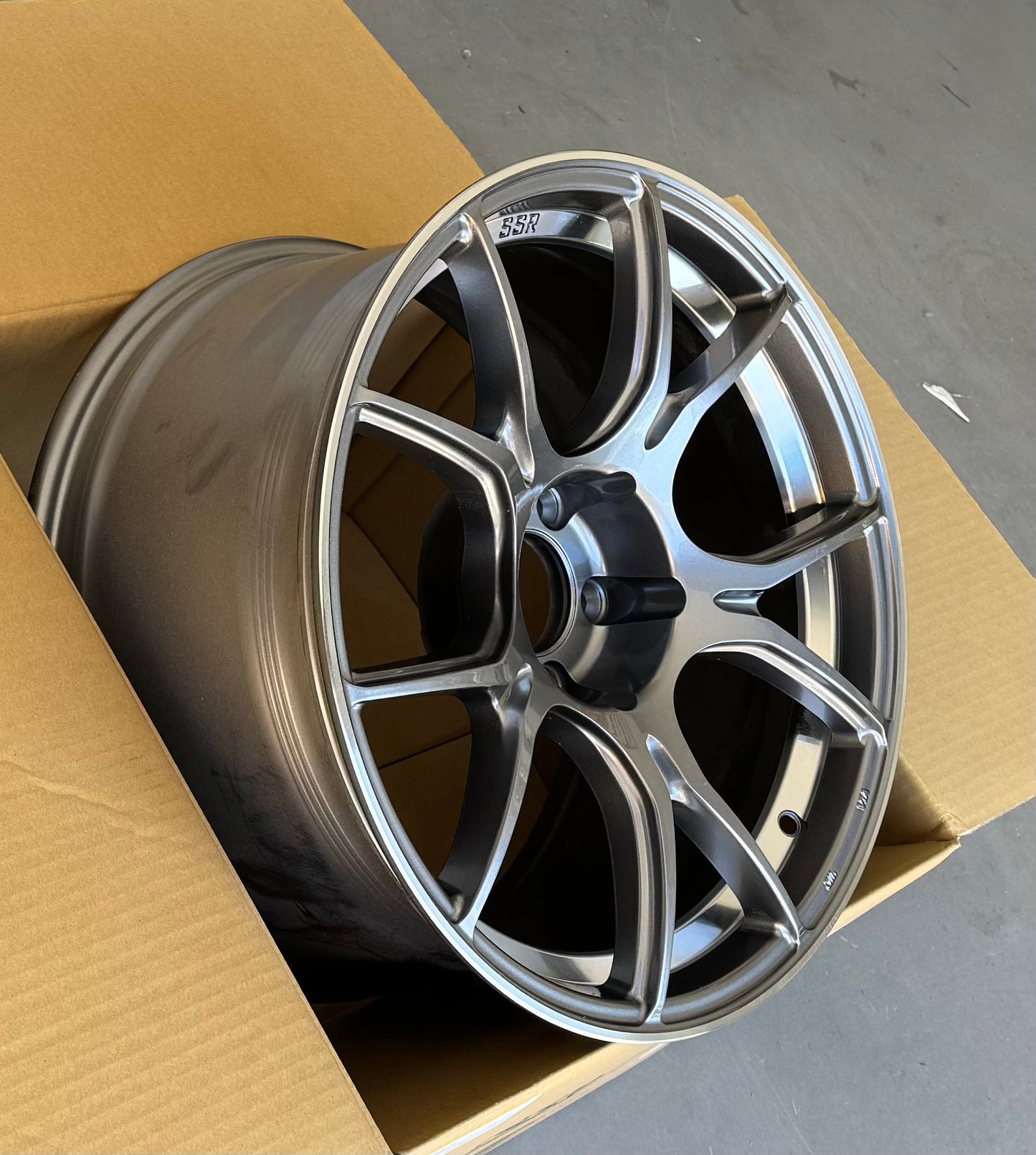 SSR GTX02 DARK SILVER 18x8.5 +45 5-100