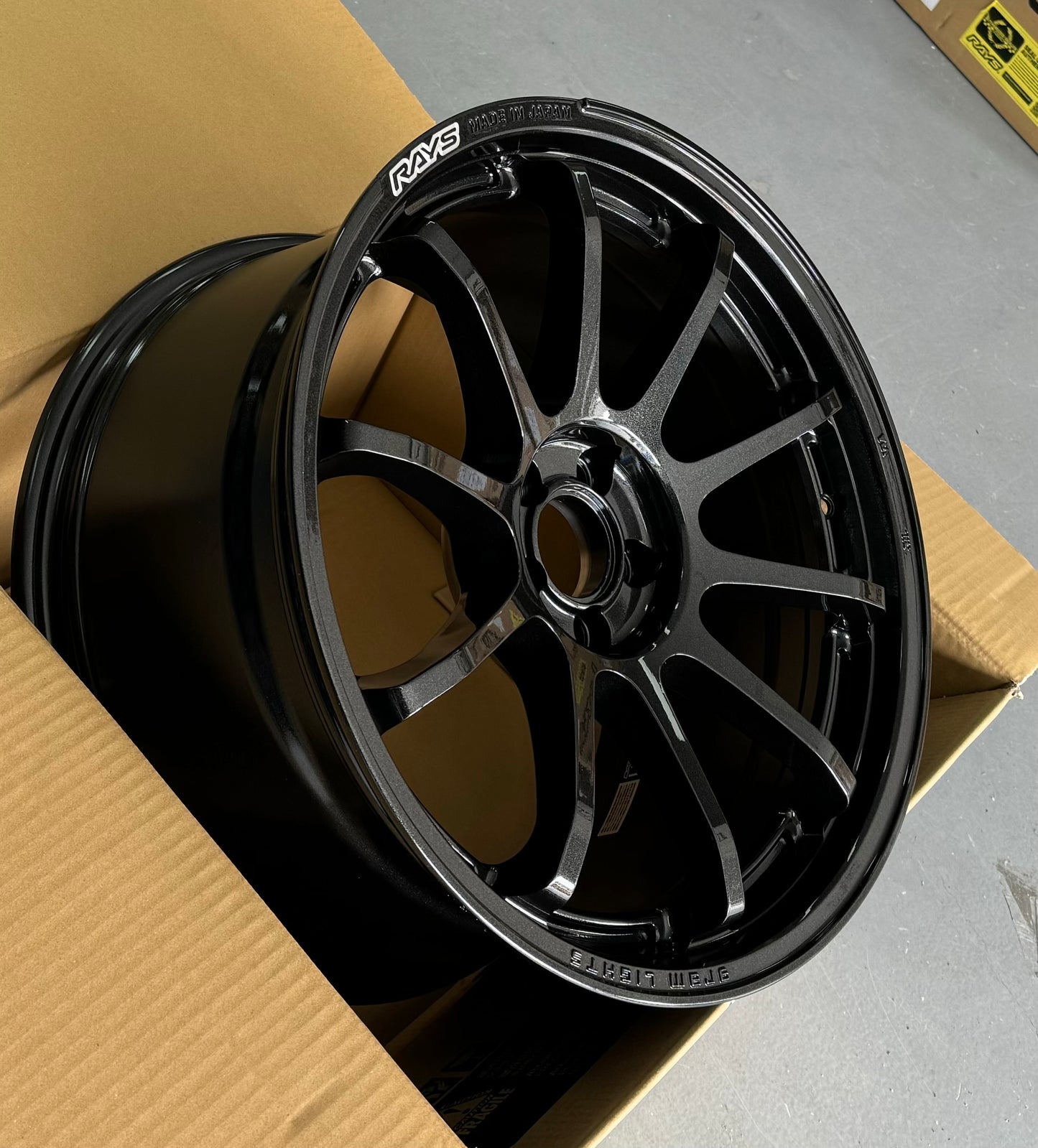 RAYS 57NR GLASS BLACK 18x8.5 +38 5-114.3