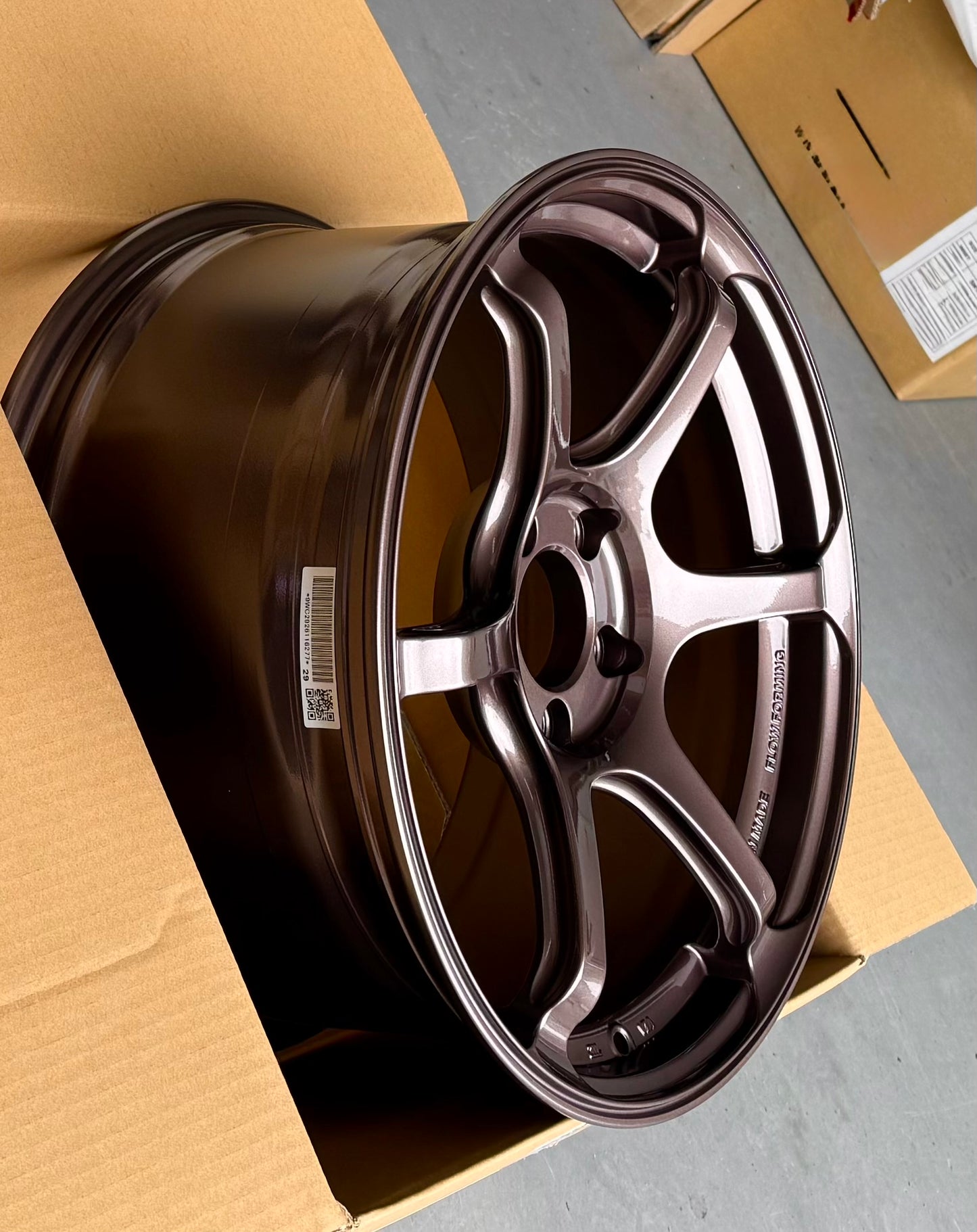 ADVAN RACING RG-4 RACING COPPER BRONZE 18x8.5 +44 5-114.3