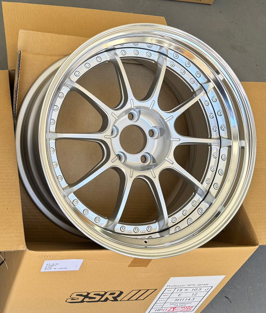 SSR SP5 HI BRIGHT SILVER 19x10.5 +12 HP 5-114.3