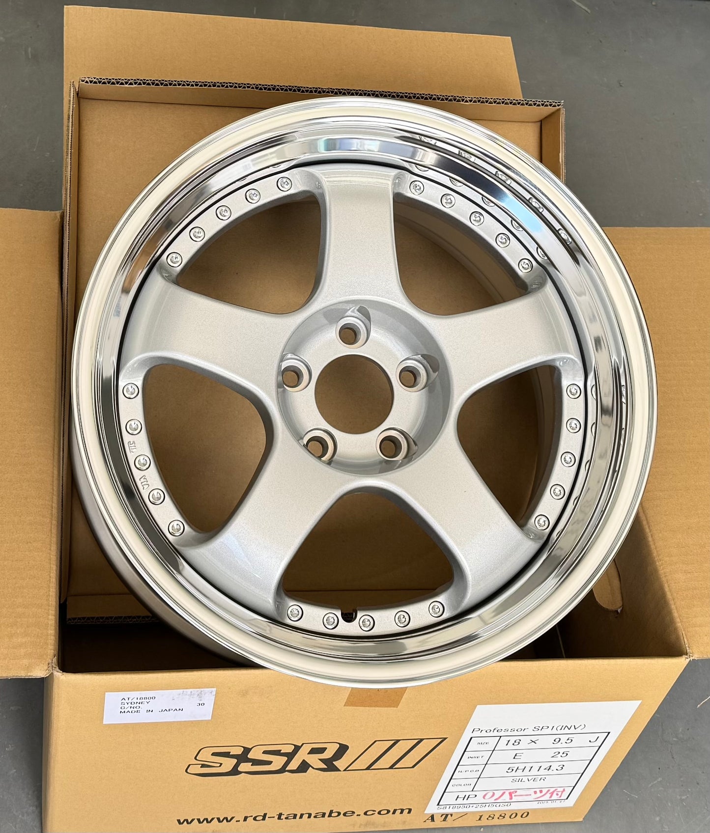 SSR SP1 SILVER 18x9.5 +25 HP 5-114.3