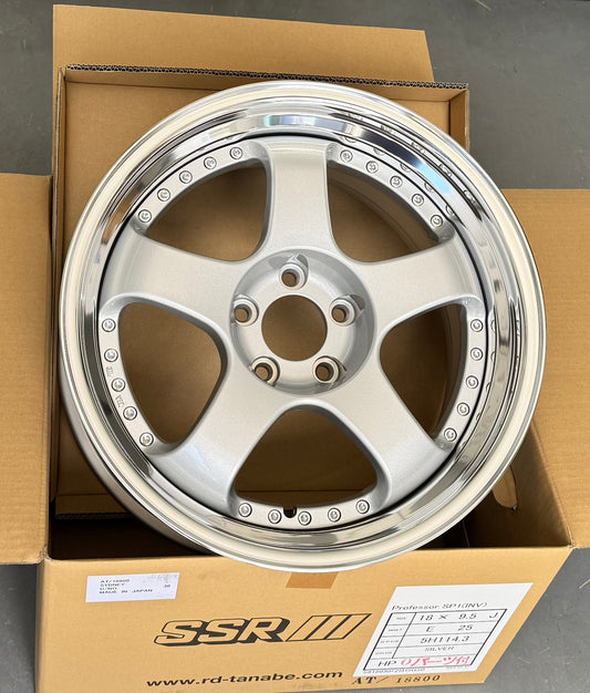 SSR SP1 SILVER 18x9.5 +25 HP 5-114.3