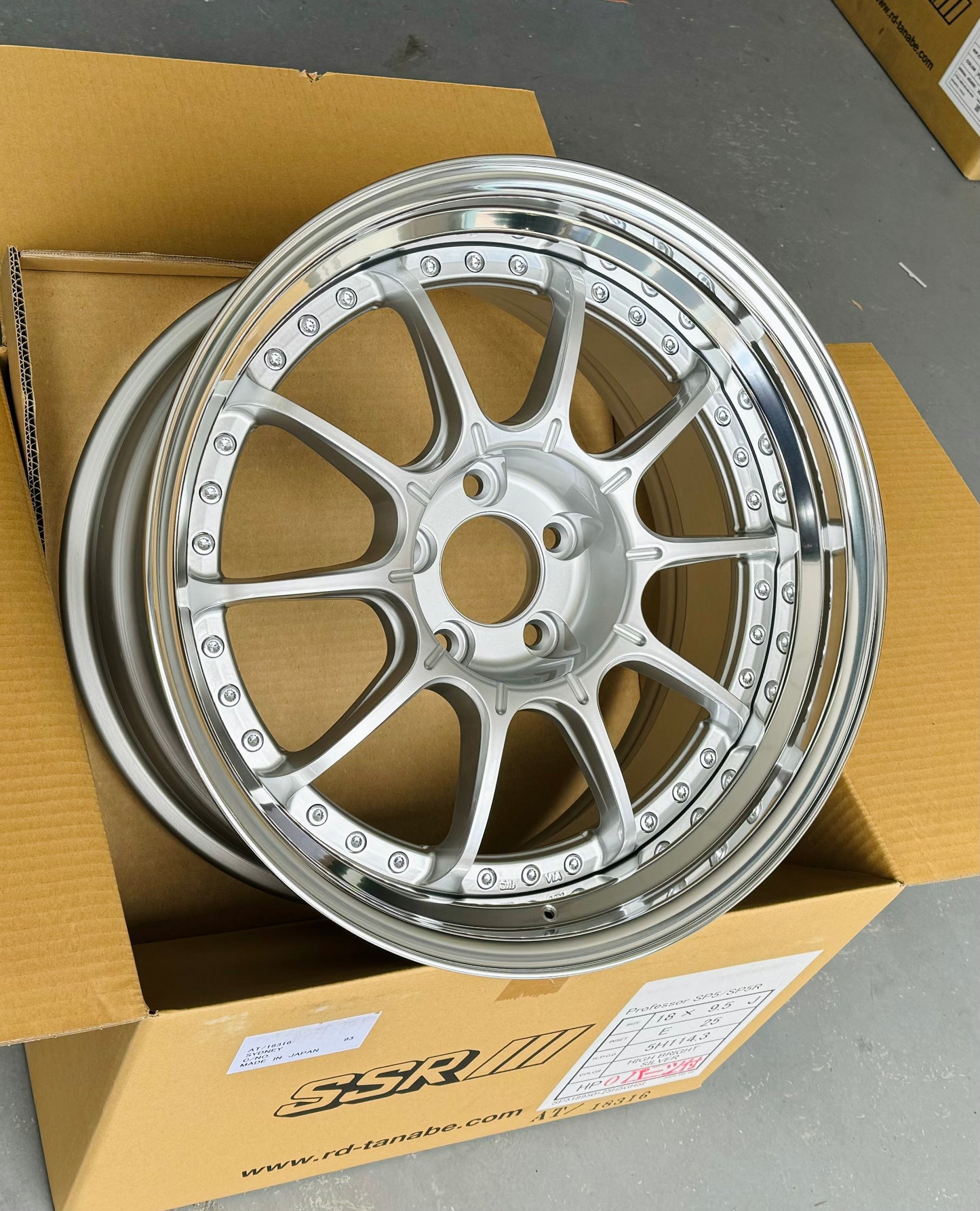 SSR SP5 HI BRIGHT SILVER 18x9 +19 | 18x9.5 +25 5-114.3