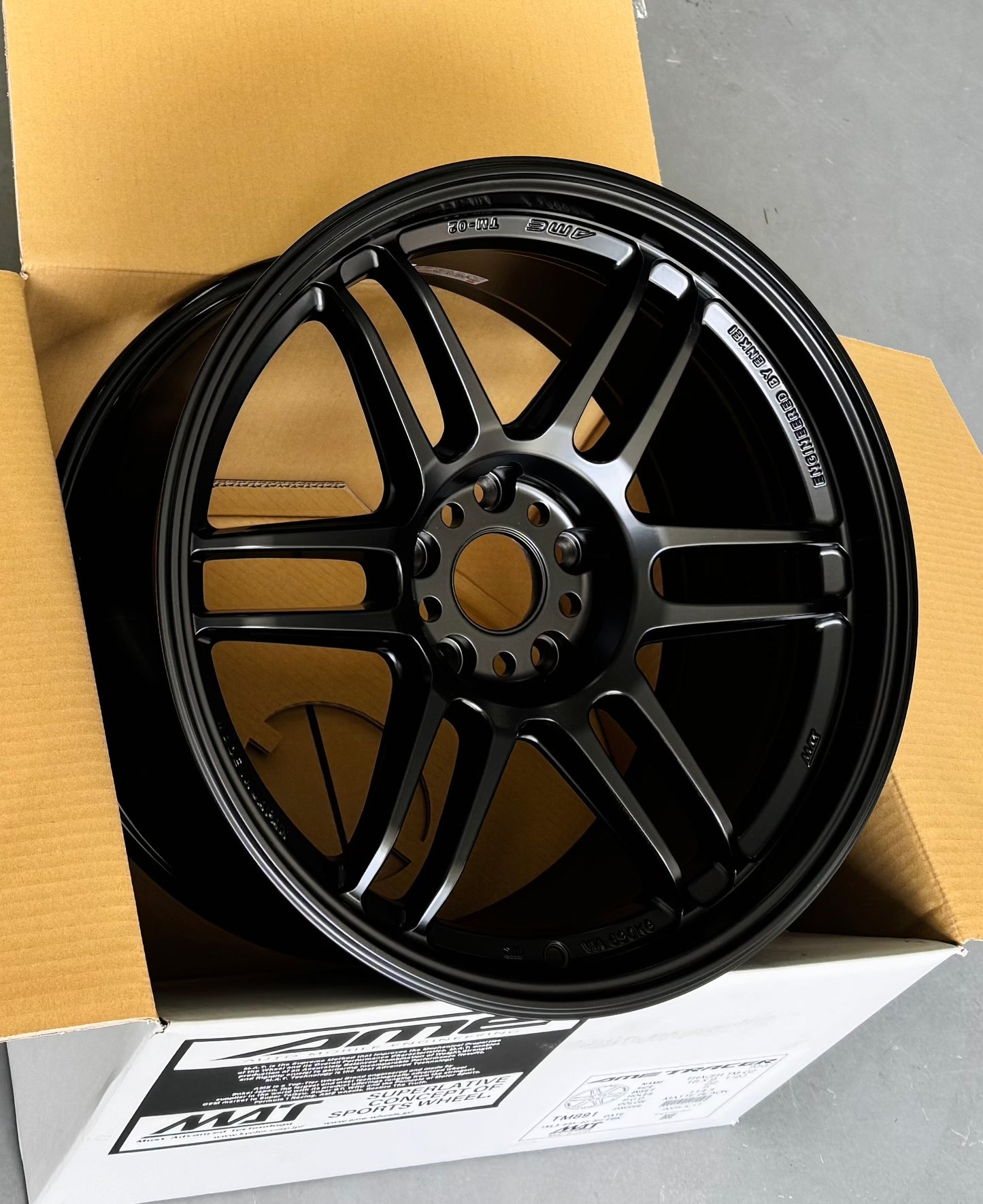 AME TM-02 MATTEBLACK 18x9.5 +38 5-114.3 LIMITED EDITION