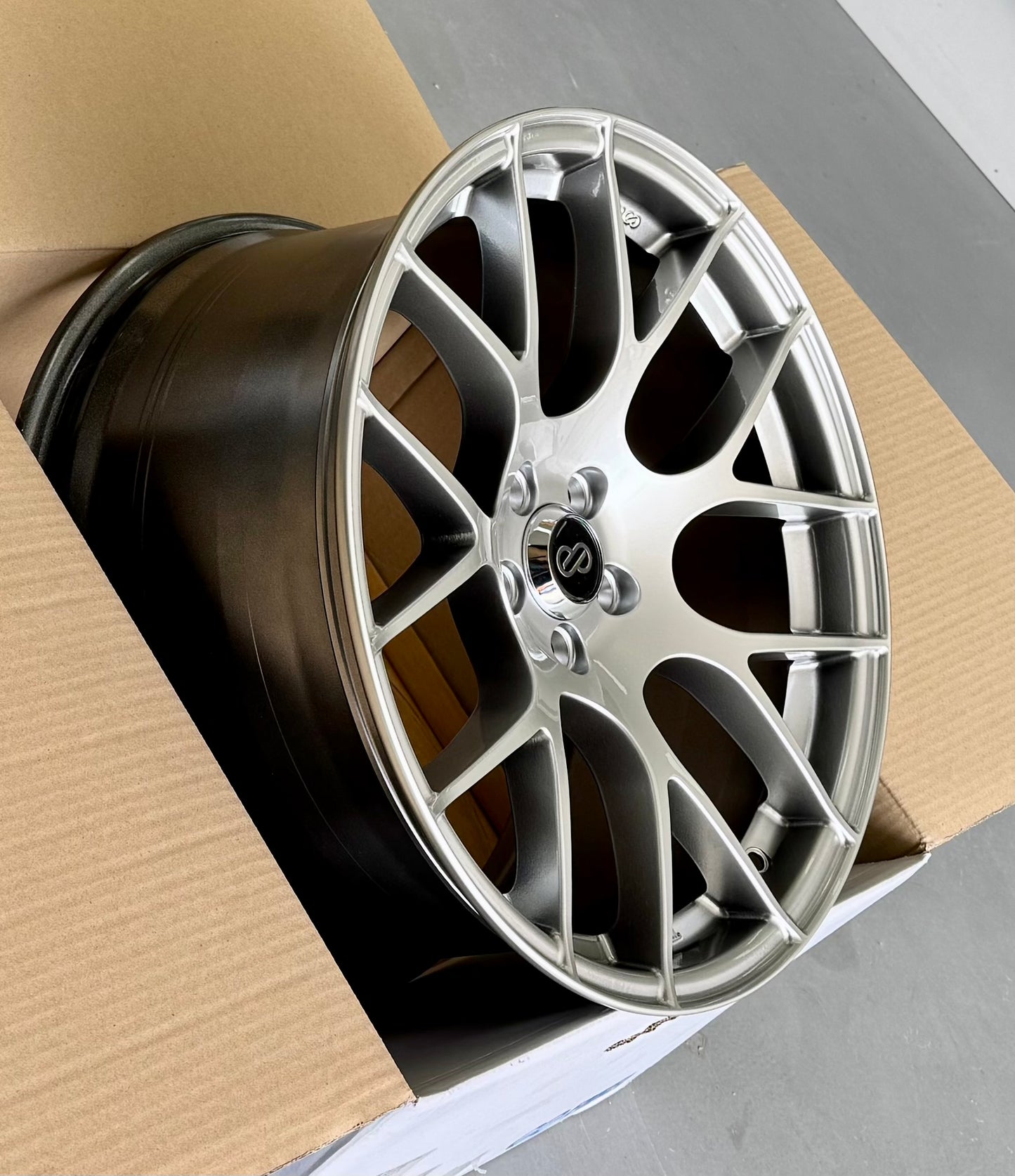 ENKEI RAIJIN HYPER SILVER 18x9.5 +45 5-100