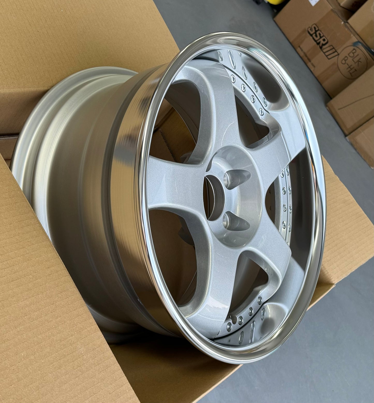 SSR SP1 SILVER 17x9.5 +25 HP 5-114.3