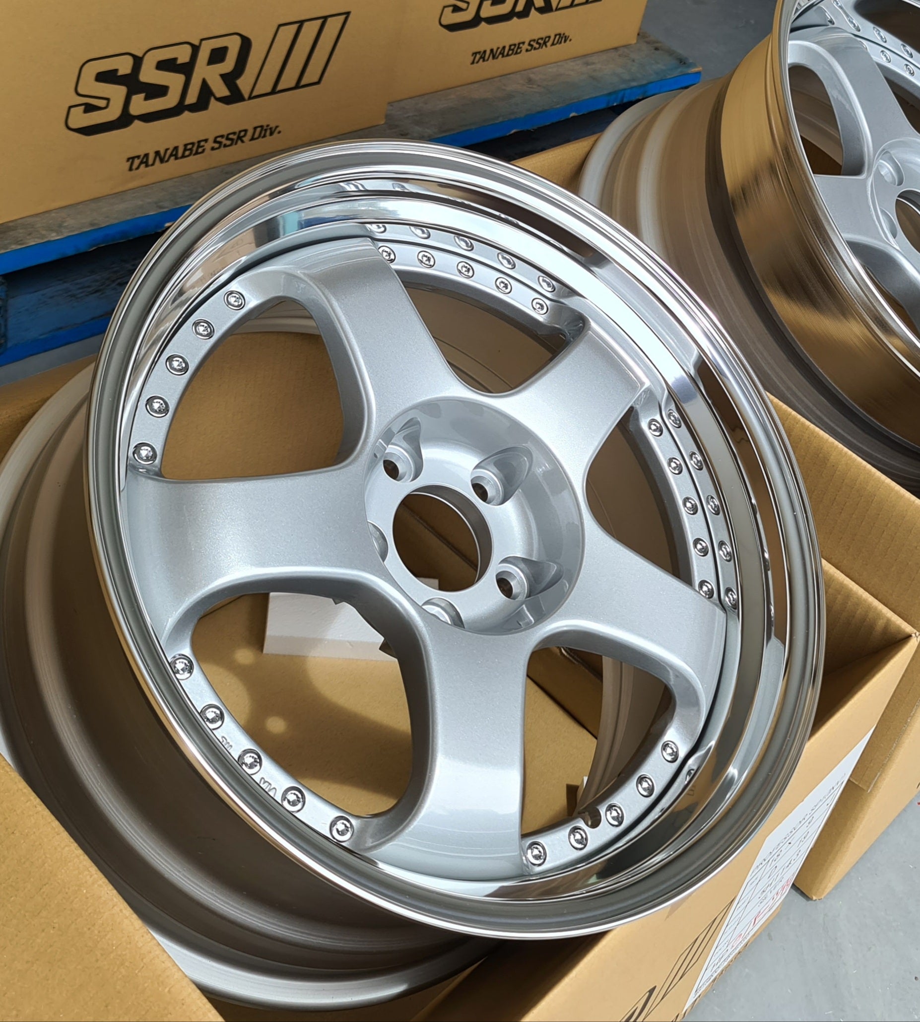 SSR SP1 SILVER 18x9 +19 HP | 18x10 +24 SL 5-114.3 STAGGERED