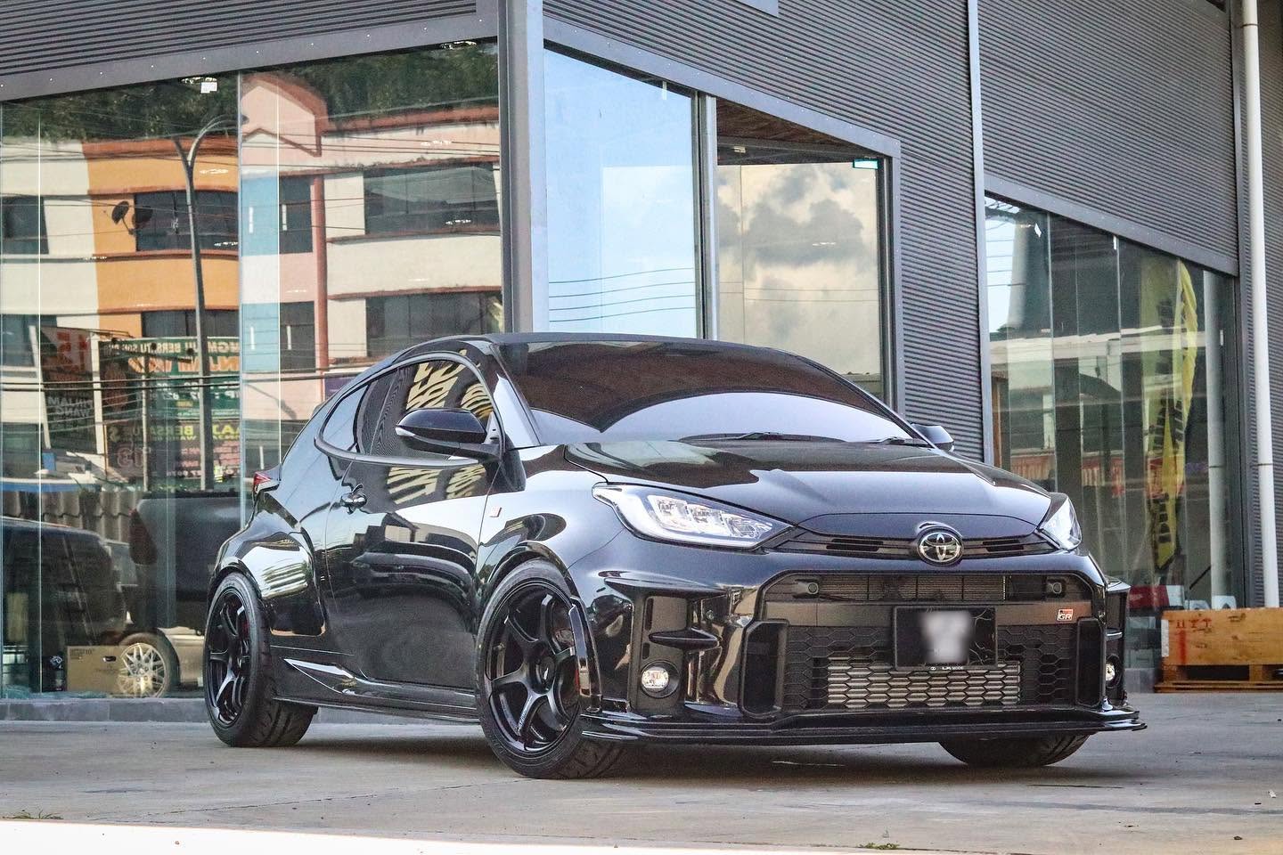ADVAN RACING RG-4 SEMI GLOSS BLACK 18x9.5 +45 5-114.3