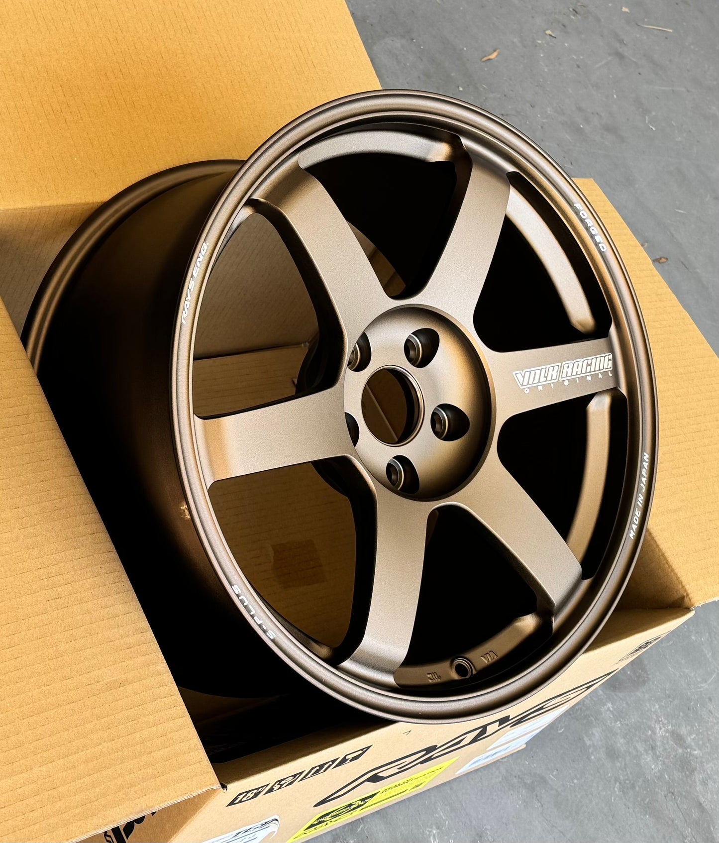 RAYS TE37 SAGA S-PLUS BRONZE 18x9.5 +38 5-114.3
