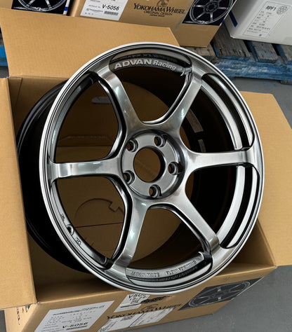 ADVAN RACING RG-4 RACING HYPER BLACK 18x9.5 +45 5-114.3