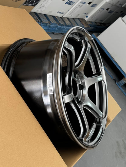 ADVAN RACING RG-4 RACING HYPER BLACK 18x9.5 +45 5-114.3