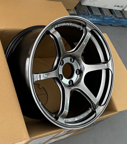 ADVAN RACING RG-4 RACING HYPER BLACK 18x9.5 +45 5-114.3
