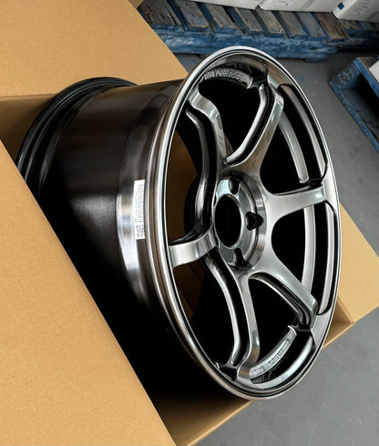 ADVAN RACING RG-4 RACING HYPER BLACK 18x9.5 +45 5-114.3