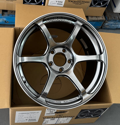 ADVAN RACING RG-4 RACING HYPER BLACK 18x9.5 +45 5-114.3