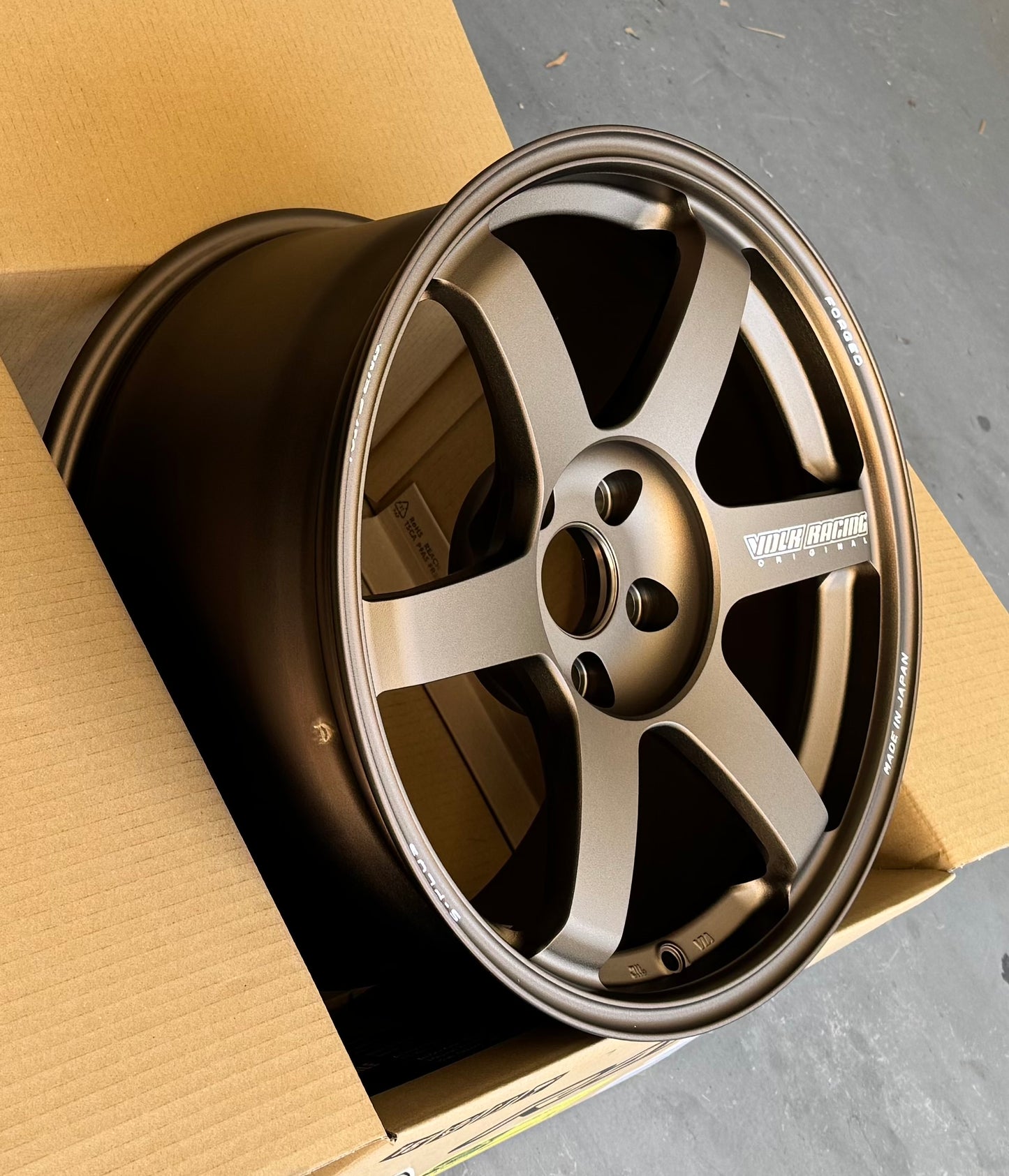 RAYS TE37 SAGA S-PLUS BRONZE 18x9.5 +38 5-114.3