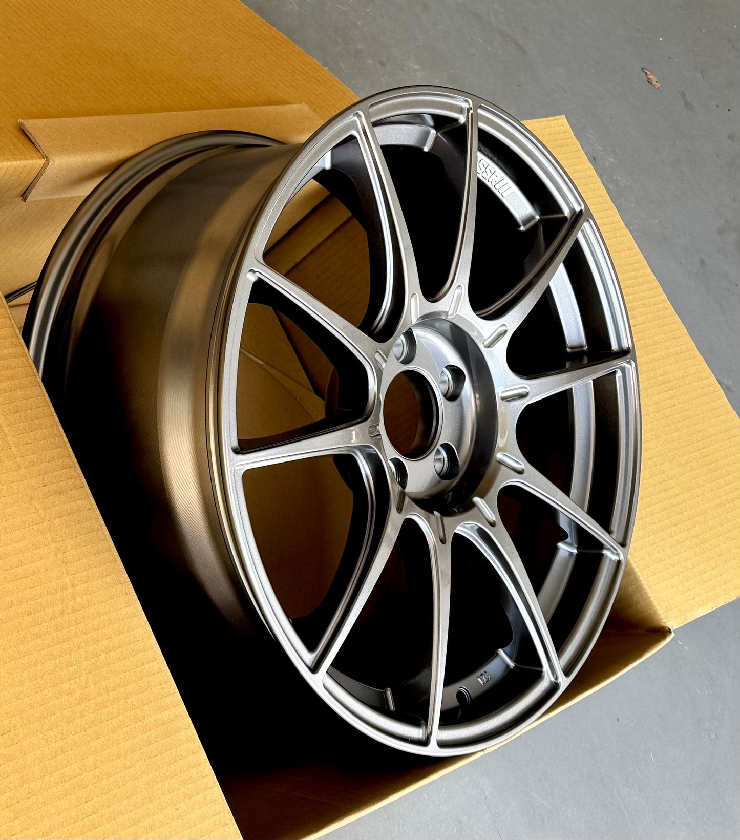 SSR GTX01 DARK SILVER 19x8.5 +45 / 19x9.5 +35 5-114.3 STAGGERED