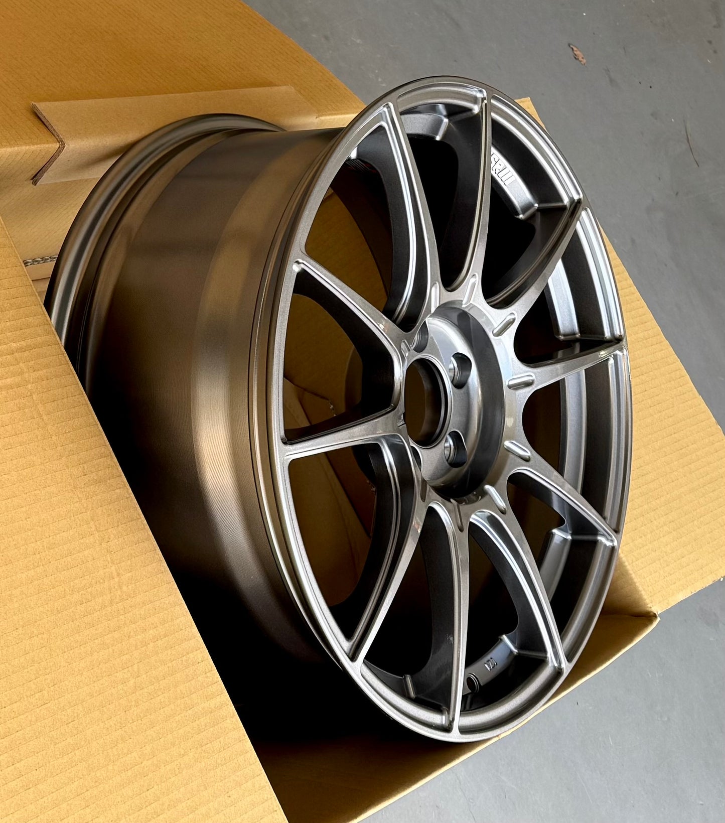 SSR GTX01 DARK SILVER 19x8.5 +45 / 19x9.5 +35 5-114.3 STAGGERED