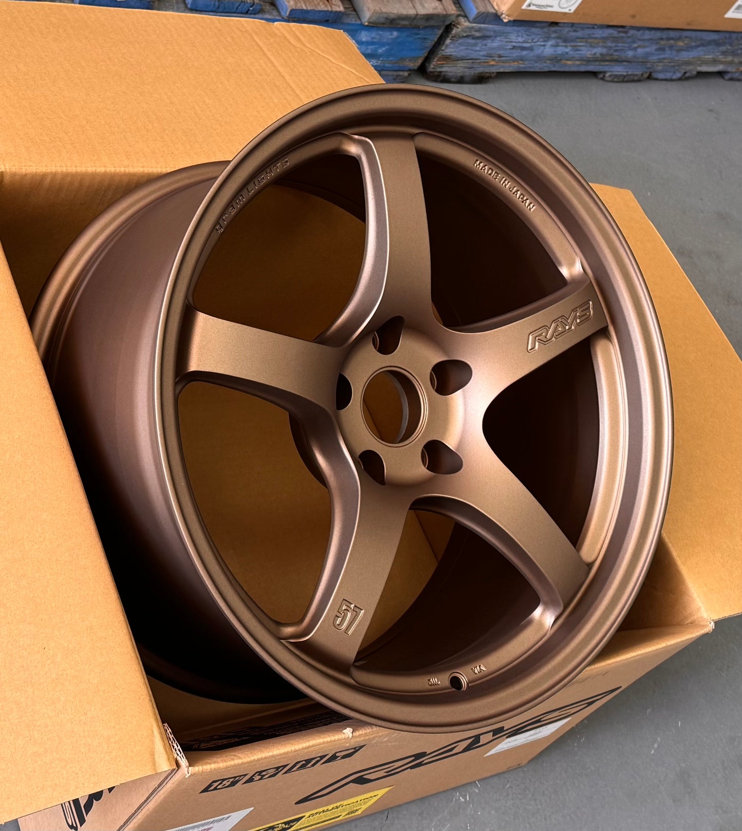 RAYS 57CR DARK BRONZE 18x9.5 +38 5-114.3