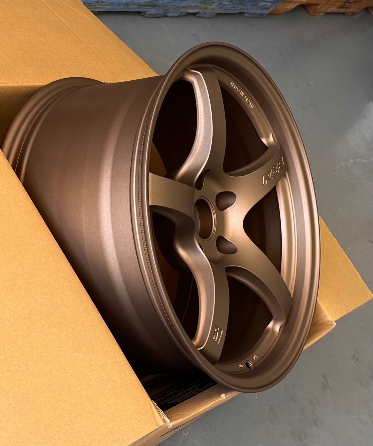 RAYS 57CR DARK BRONZE 18x9.5 +38 5-114.3