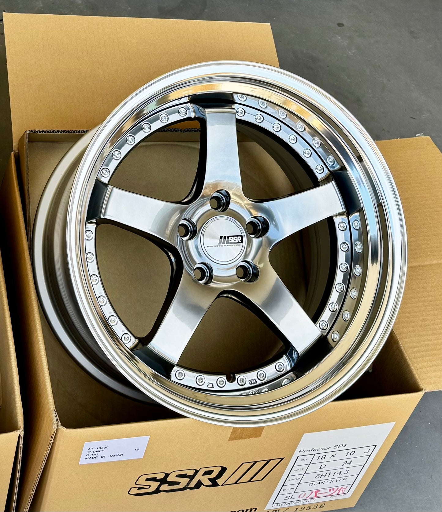 SSR SP4 TITAN SILVER 18x9 +16 MD | 18x10 +24 SL 5-114.3 STAGGERED