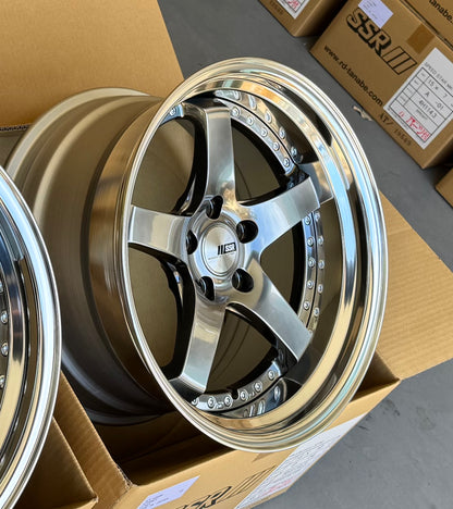 SSR SP4 TITAN SILVER 18x9 +16 MD | 18x10 +24 SL 5-114.3 STAGGERED