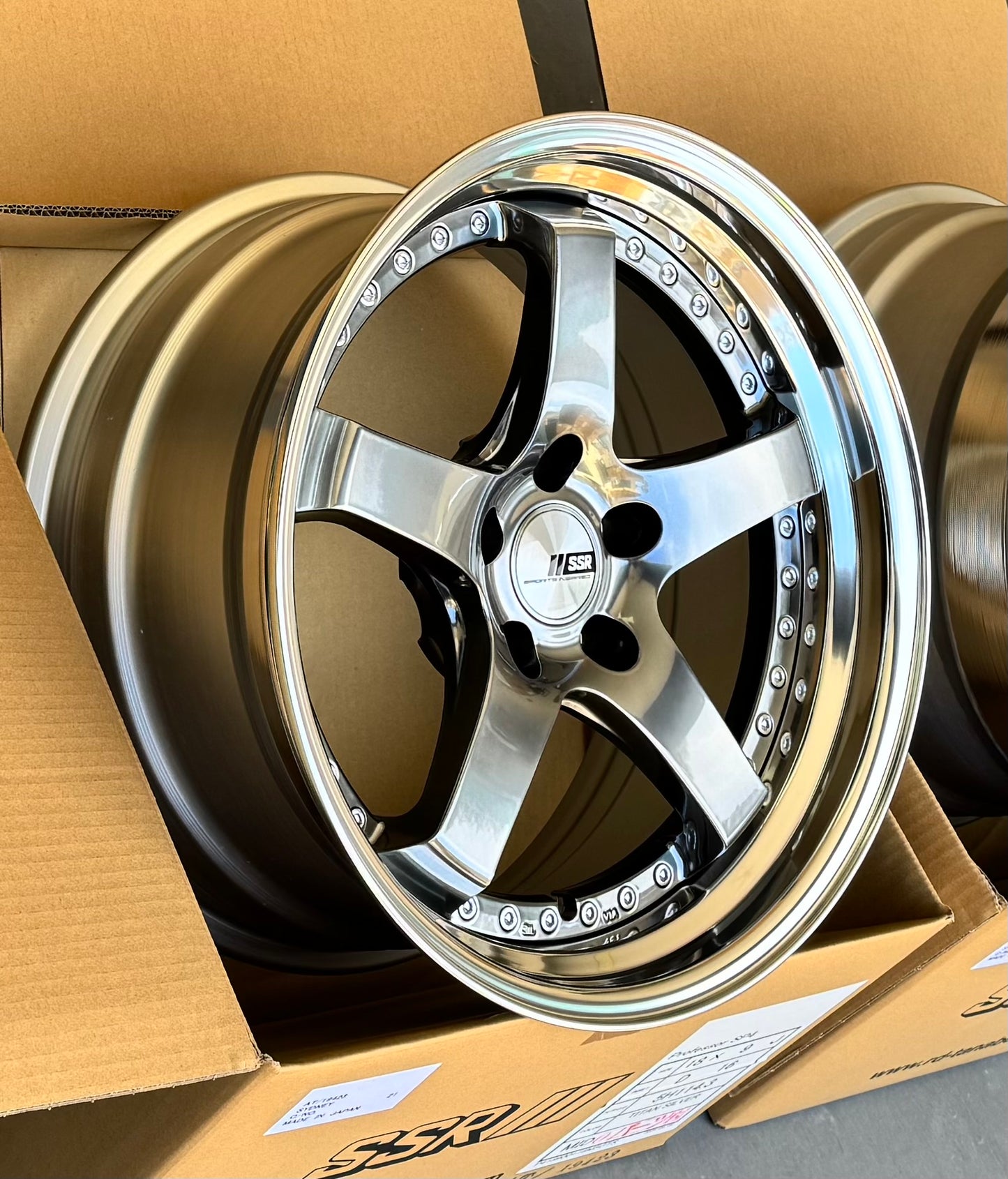 SSR SP4 TITAN SILVER 18x9 +16 MD | 18x10 +24 SL 5-114.3 STAGGERED